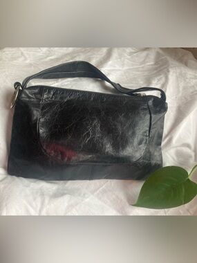 Classic vintage Black Leather Wristlet Clutch Gianni Chiarini